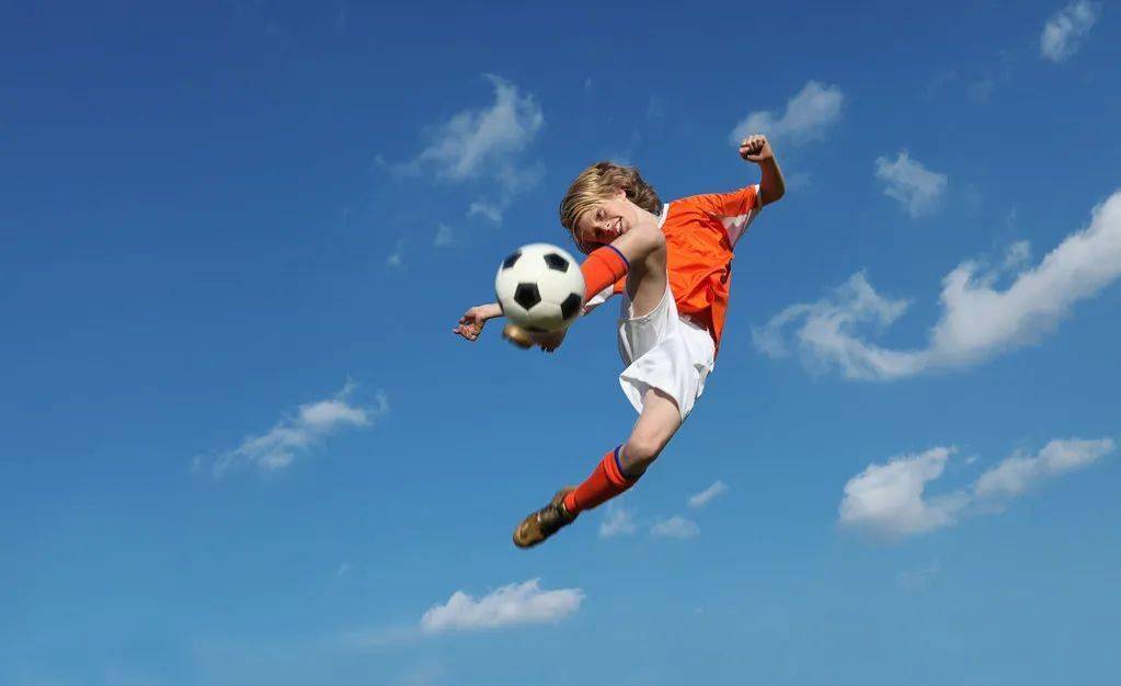 连进五球！巴萨5-3翻盘，悍将戴帽，西甲狂飙6连胜，稳住头名位置